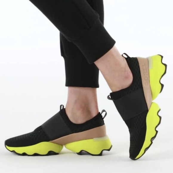 Sorel Shoes - SOREL women's dynamic kinetic training pull up size 9